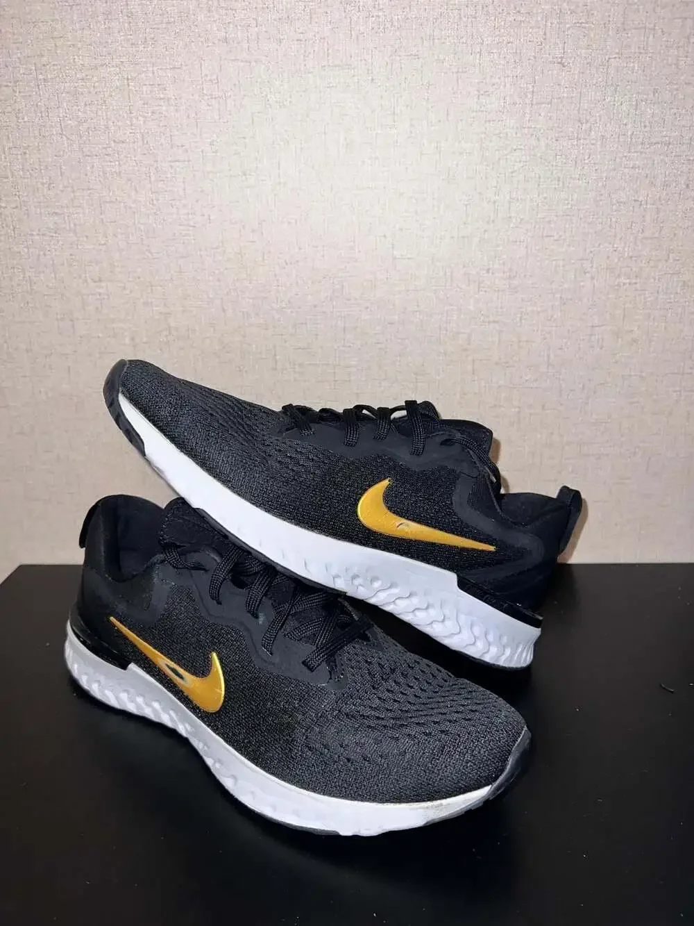 Nike Odyssey React Black Metallic Gold AO9820-011 Size 10